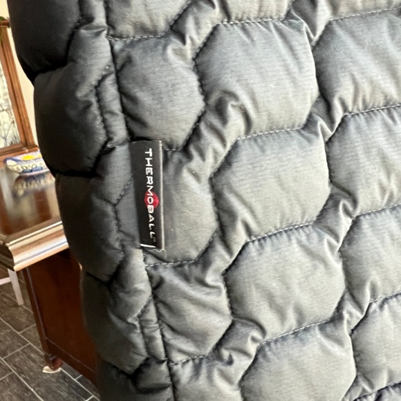 North Face thermoball vest Men’s Small HOT! Literally! - Picture 3 of 4